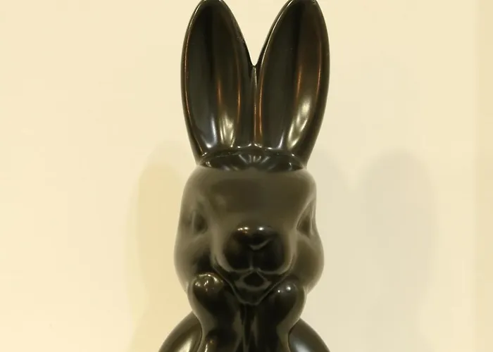 아파트 The Rabbit Hole *
