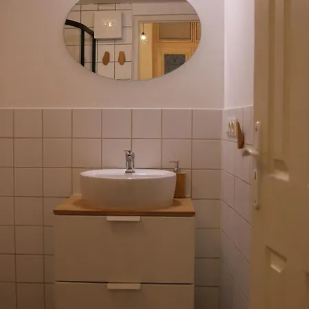 The Rabbit Hole شقة بودابست